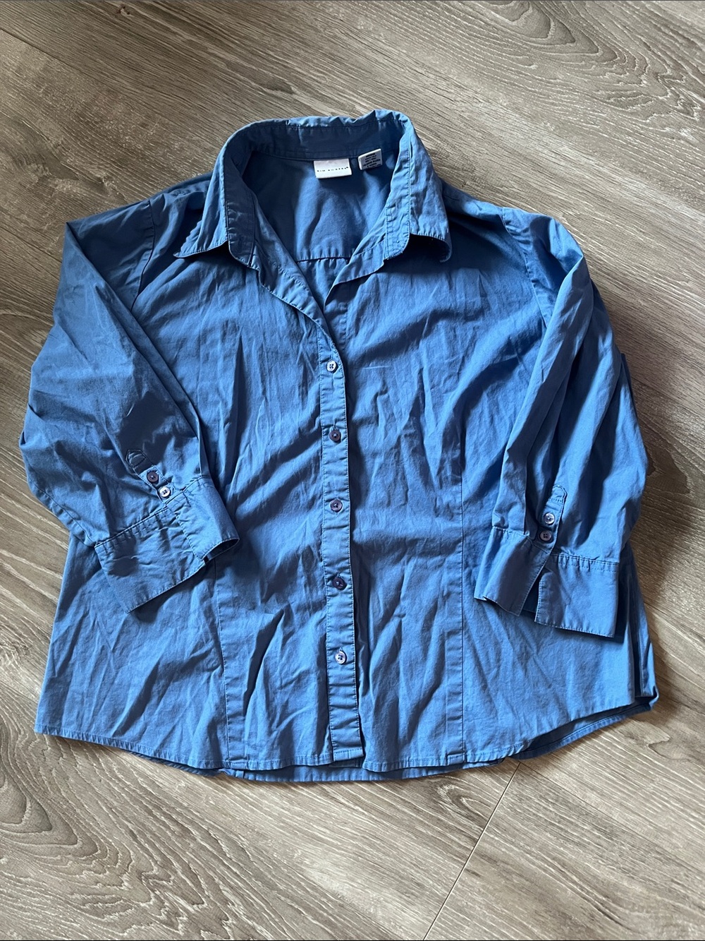 Kim Rogers Blue 3/4 Sleeve Button down collared Shirt. 97% cotton. XL. PTP: 24"